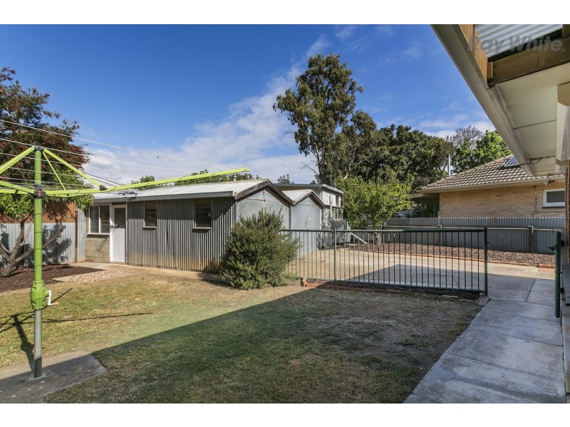 8 The Parkway, Sturt SA 5047