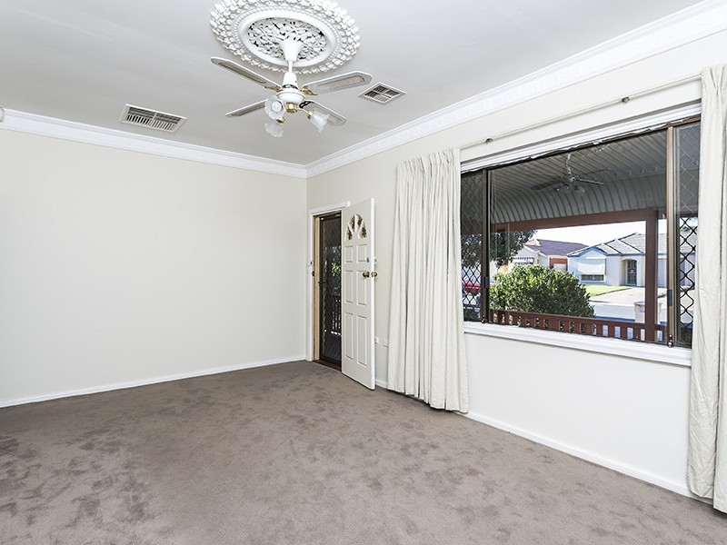 2 Shetland Avenue, Marion SA 5043