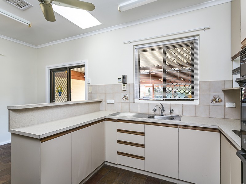 2 Shetland Avenue, Marion SA 5043