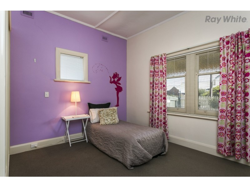 8 Garland Street, Glandore SA 5037