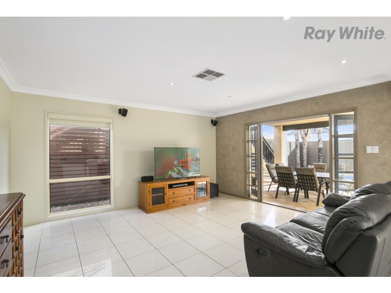 26 Ingleton Drive, Hallett Cove SA 5158