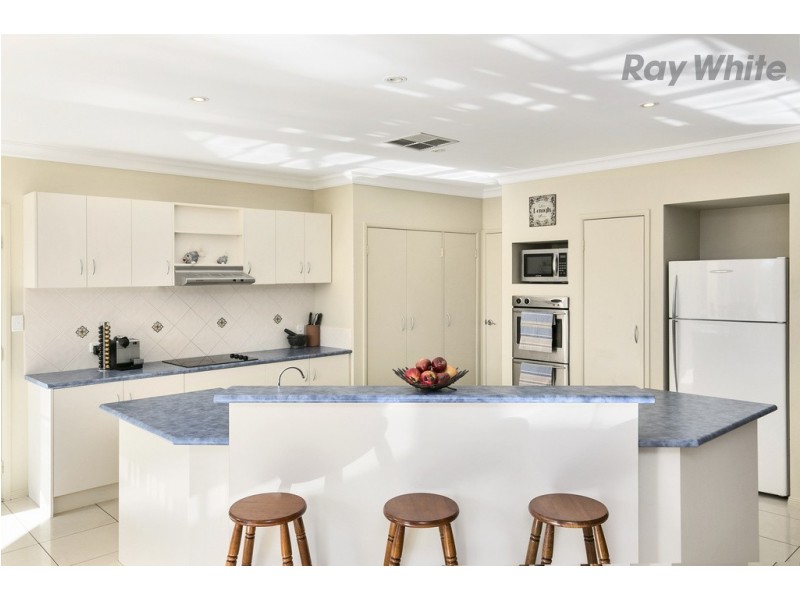 26 Ingleton Drive, Hallett Cove SA 5158