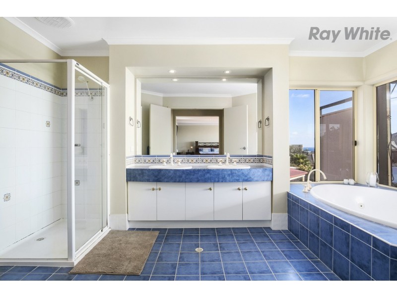 26 Ingleton Drive, Hallett Cove SA 5158