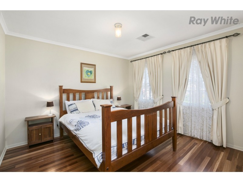 26 Ingleton Drive, Hallett Cove SA 5158