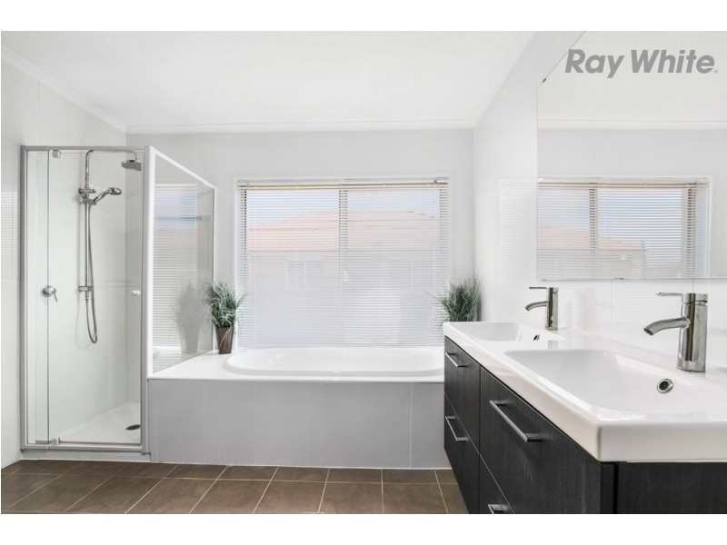 26 Ingleton Drive, Hallett Cove SA 5158