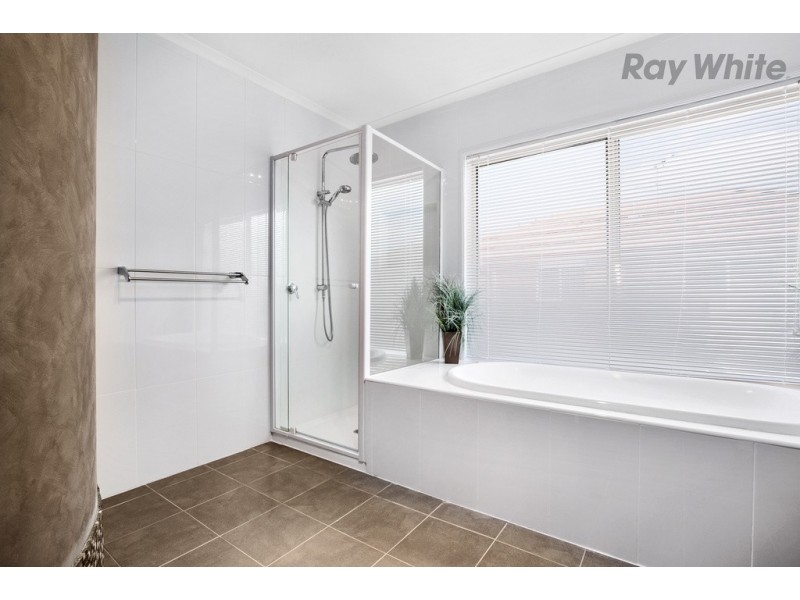 26 Ingleton Drive, Hallett Cove SA 5158