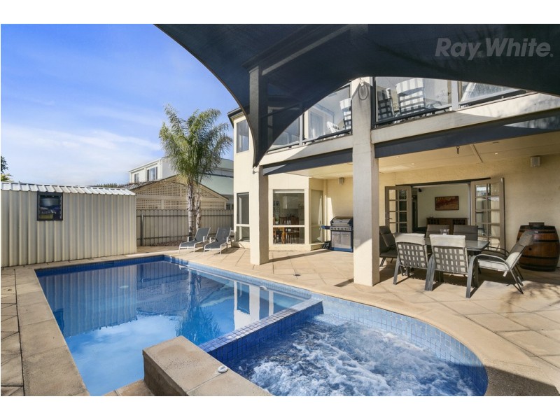 26 Ingleton Drive, Hallett Cove SA 5158