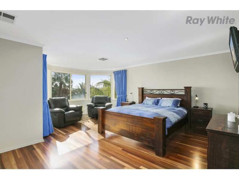 26 Ingleton Drive, Hallett Cove SA 5158