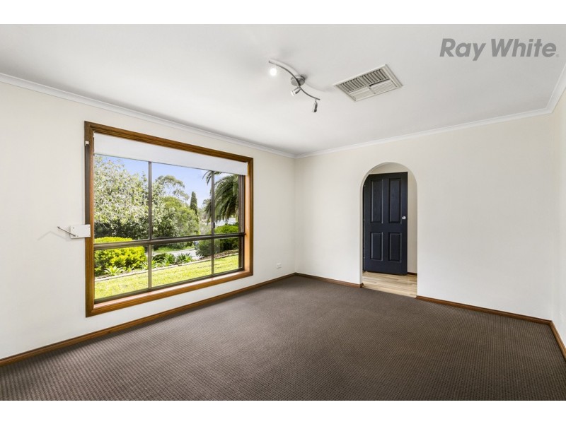 9 Delta Crescent, Aberfoyle Park SA 5159