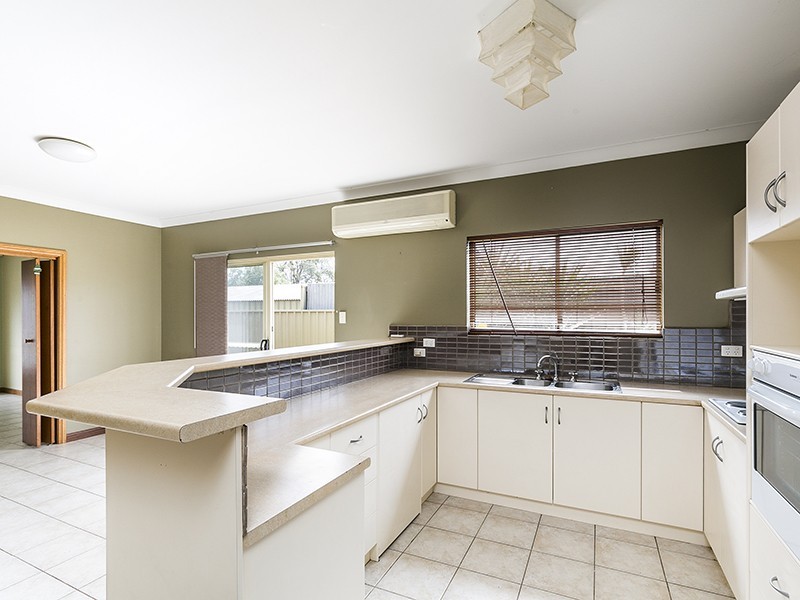 11a Rotorua Ave, Park Holme SA 5043