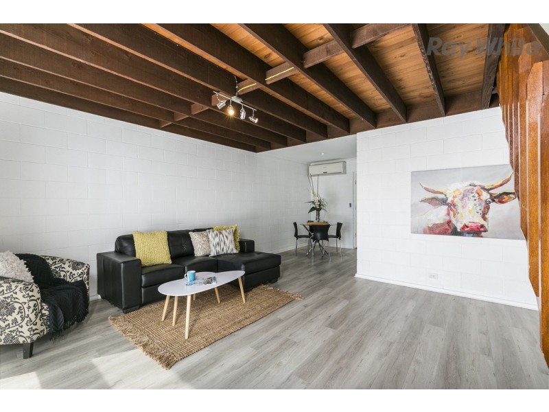 11/1 Gore Street, Glenelg North SA 5045