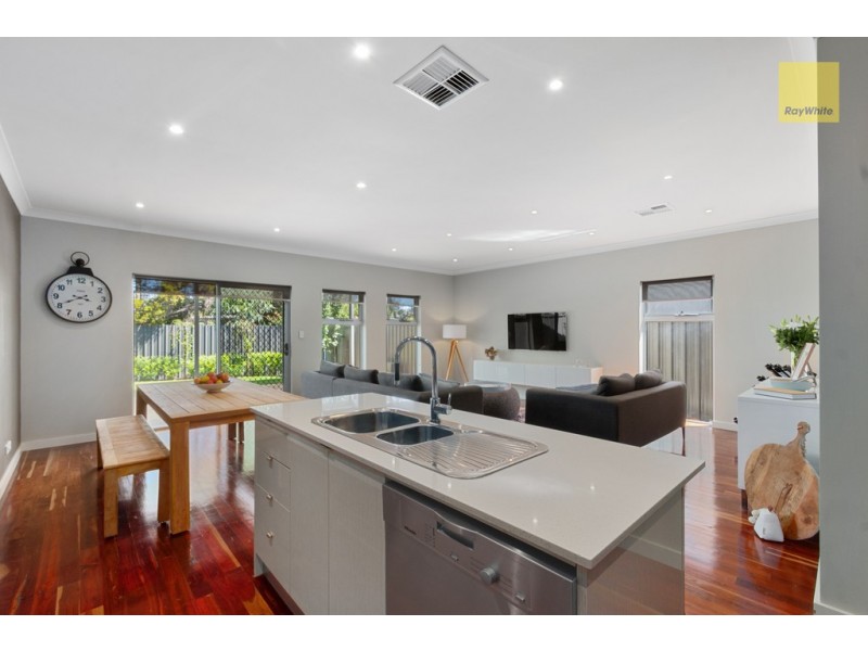 2A Edwards Avenue, Park Holme SA 5043