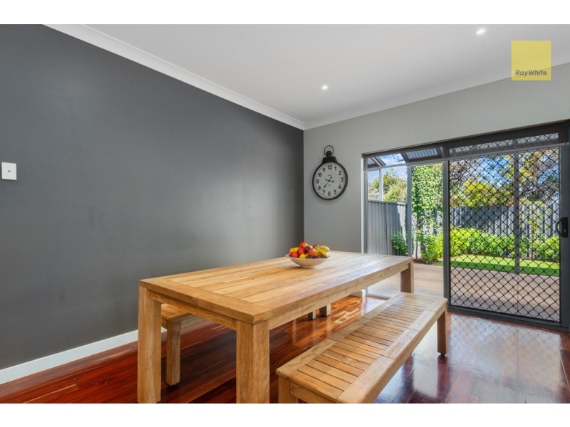 2A Edwards Avenue, Park Holme SA 5043