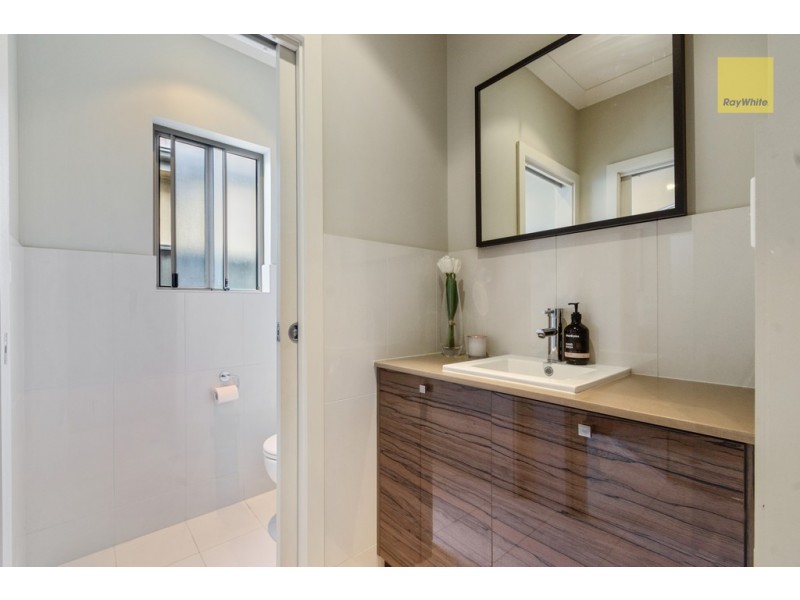 2A Edwards Avenue, Park Holme SA 5043