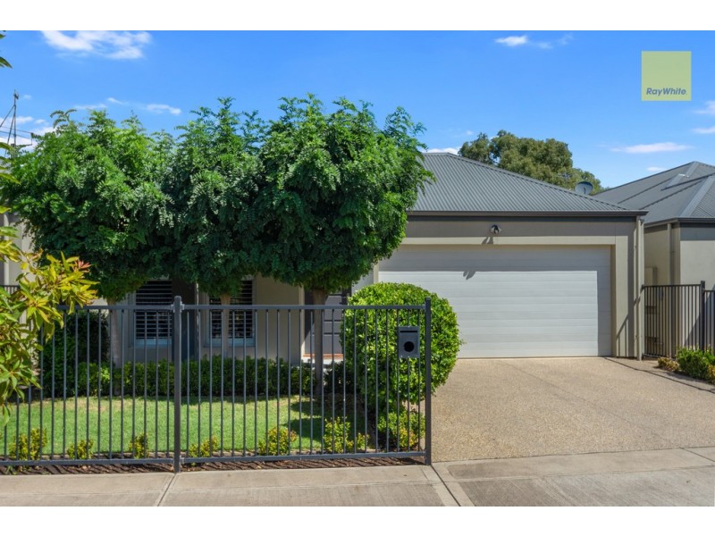 2A Edwards Avenue, Park Holme SA 5043