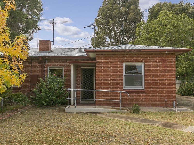 7 Church Crescent, Marion SA 5043