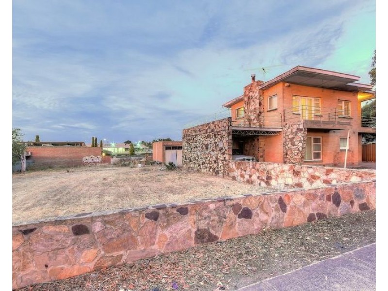 15 Hunt Crescent, Christies Beach SA 5165