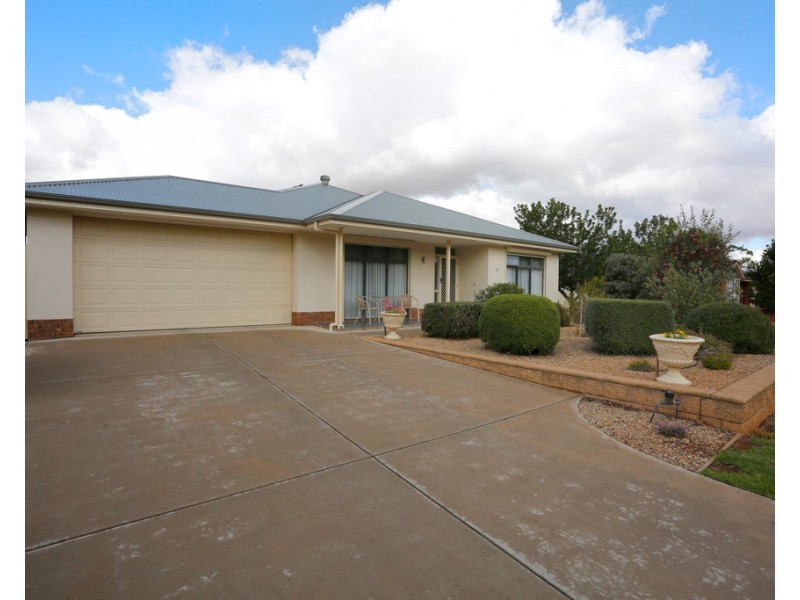 6 George Angas Drive, Greenock SA 5360