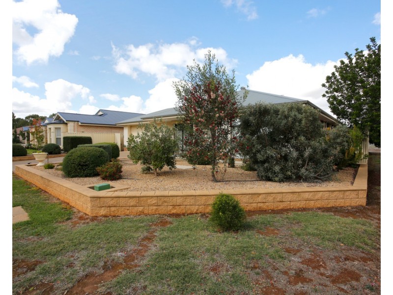 6 George Angas Drive, Greenock SA 5360