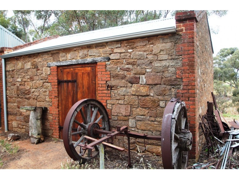 488 Muanu Road via BOCONNOC PARK – “KOOKYNIE”, Clare SA 5453