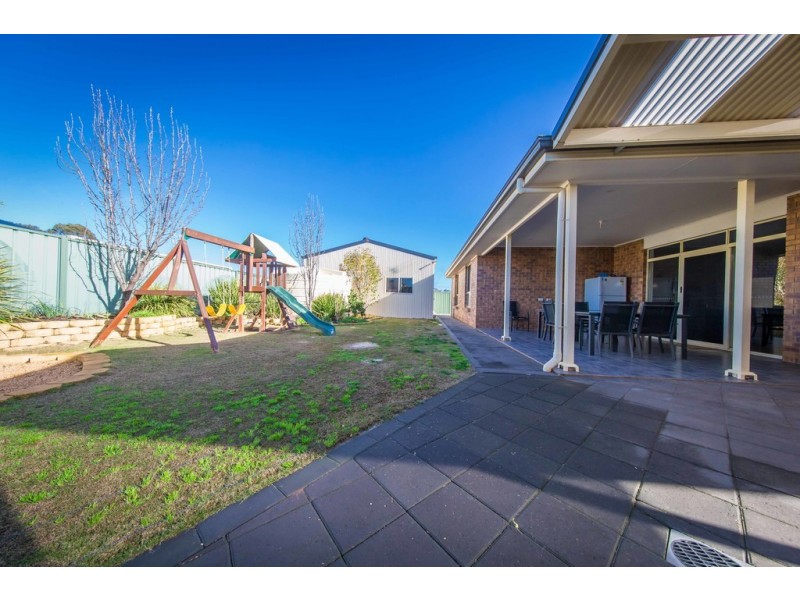16 Clyde Court, Greenock SA 5360