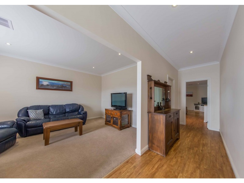 16 Clyde Court, Greenock SA 5360