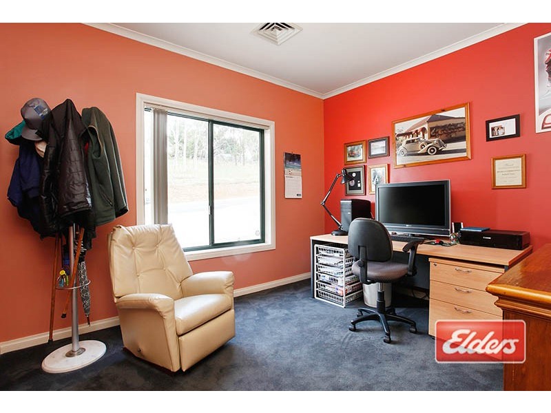 8 Collins Street, Angaston SA 5353