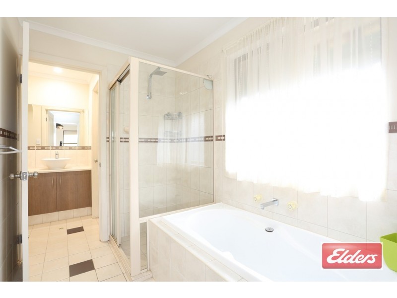 10 Jindabyne Street, Andrews Farm SA 5114