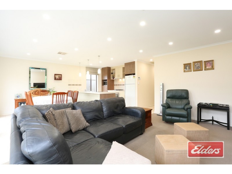 10 Jindabyne Street, Andrews Farm SA 5114