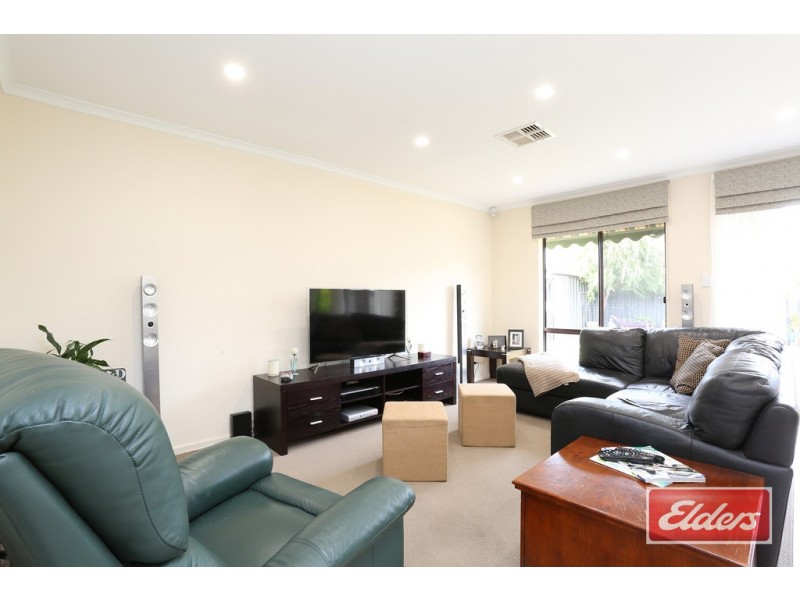 10 Jindabyne Street, Andrews Farm SA 5114