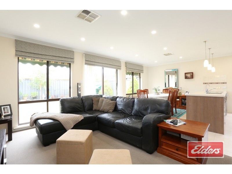 10 Jindabyne Street, Andrews Farm SA 5114