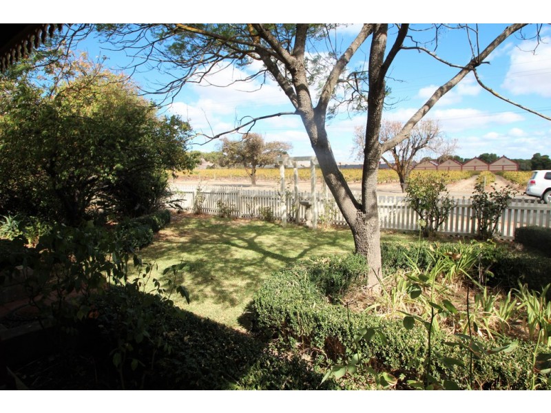 32 BASEDOW ROAD, Tanunda SA 5352