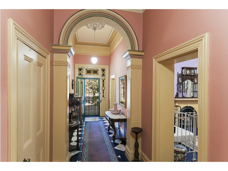 2 Railway Terrace, Riverton SA 5412