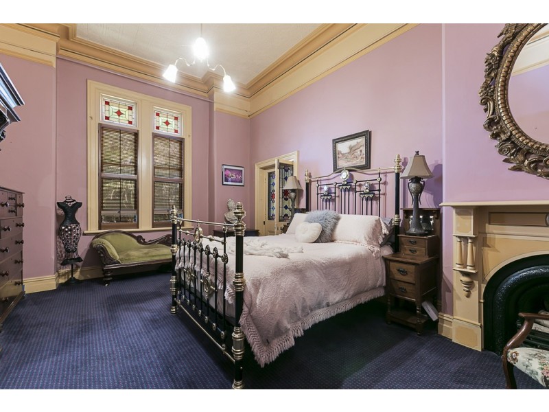 2 Railway Terrace, Riverton SA 5412