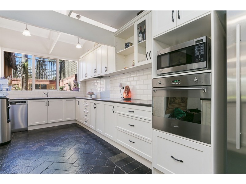 2 Railway Terrace, Riverton SA 5412