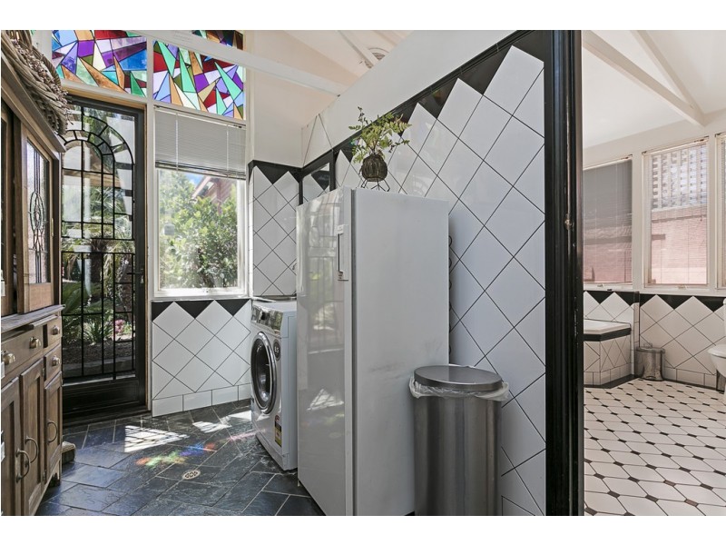 2 Railway Terrace, Riverton SA 5412