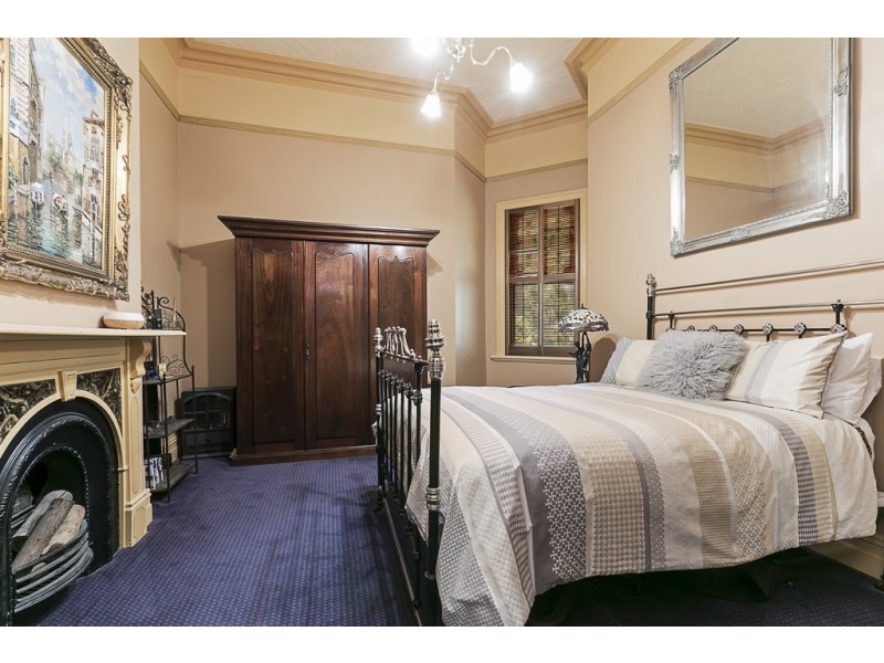 2 Railway Terrace, Riverton SA 5412