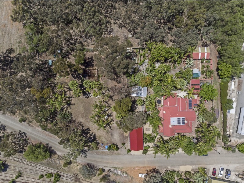 2 Railway Terrace, Riverton SA 5412