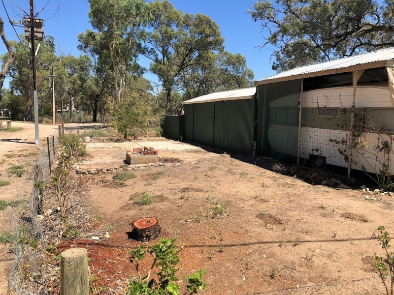 3 McPhee Avenue, Blanchetown SA 5357