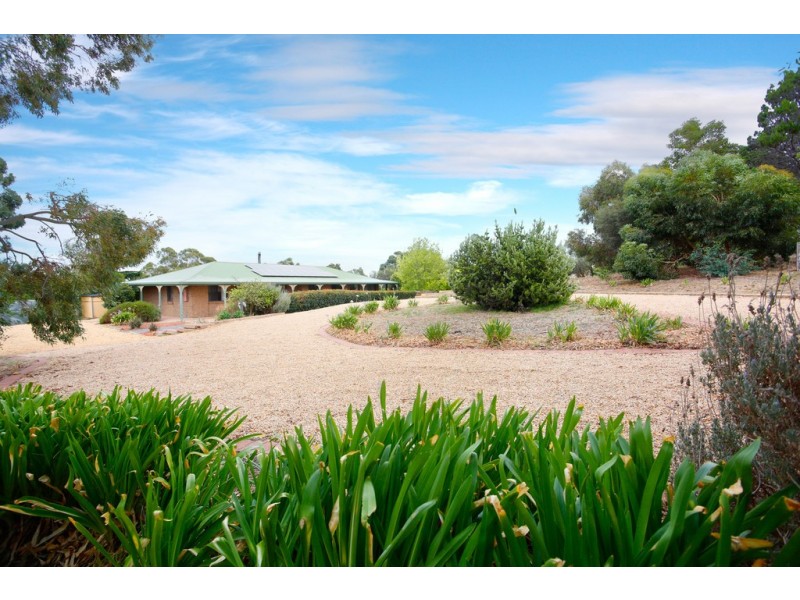 25-27 WINTERS ROAD, Williamstown SA 5351