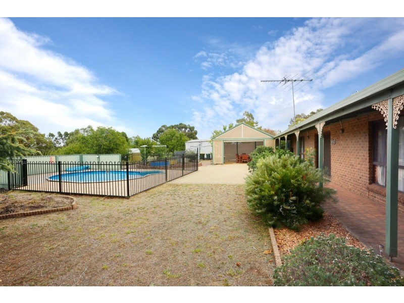 25-27 WINTERS ROAD, Williamstown SA 5351