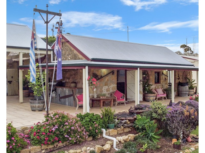 1-5 THE PARADE, Blanchetown SA 5357