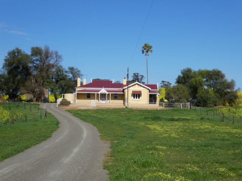 235 KINGS BRIDGE ROAD, Kapunda SA 5373