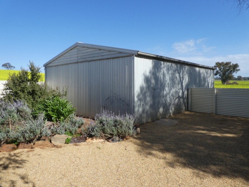 235 KINGS BRIDGE ROAD, Kapunda SA 5373