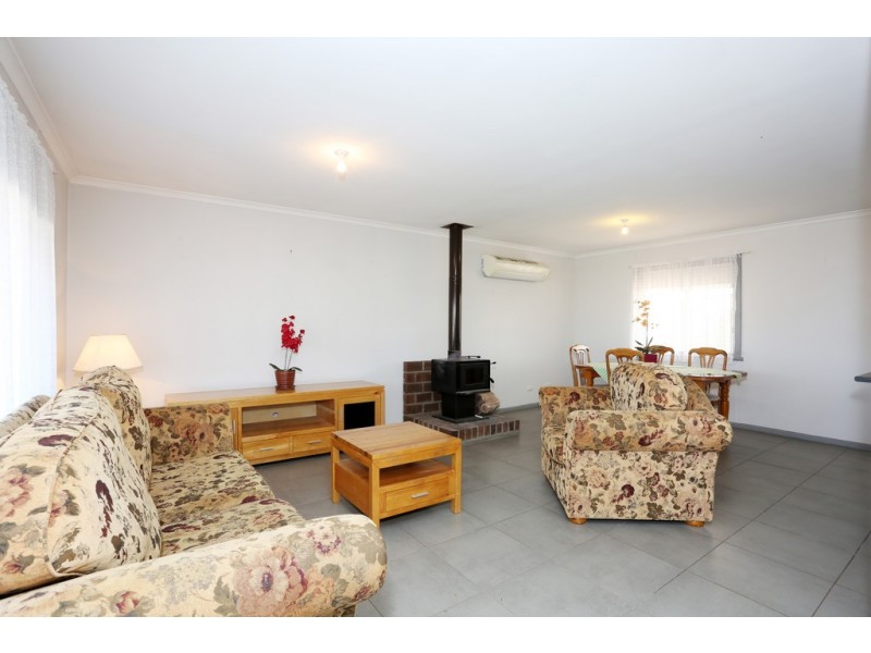 6 Rider Street, Blanchetown SA 5357