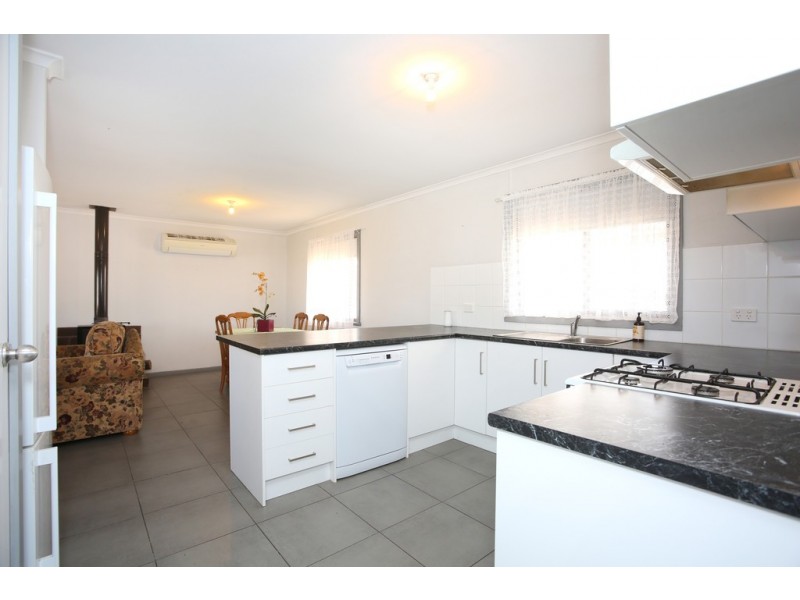 6 Rider Street, Blanchetown SA 5357