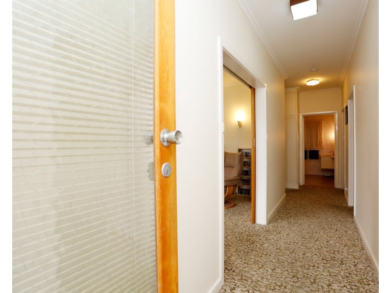 6 Elizabeth Avenue, Nuriootpa SA 5355