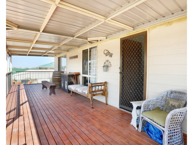 8 ACLAND STREET, Blanchetown SA 5357