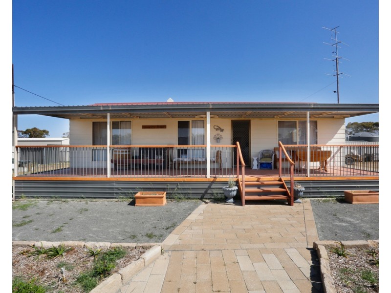 8 ACLAND STREET, Blanchetown SA 5357