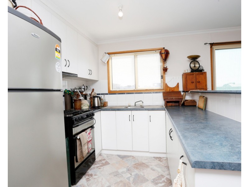 8 ACLAND STREET, Blanchetown SA 5357